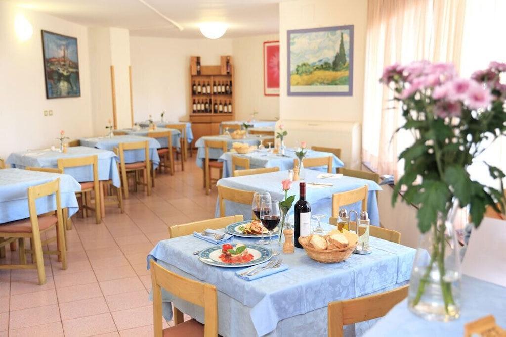 Hotel Soleado Алгеро Екстериор снимка