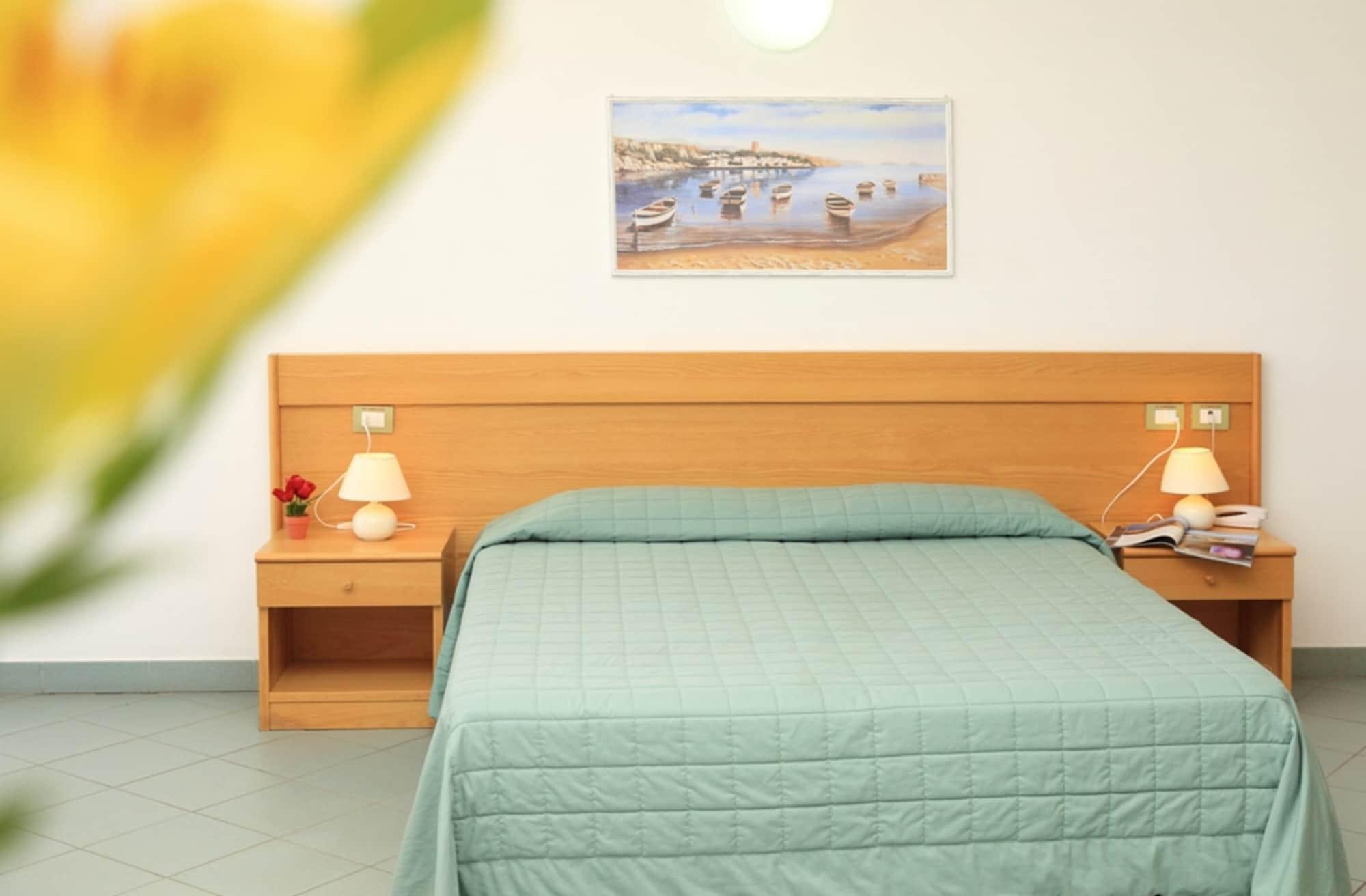 Hotel Soleado Алгеро Екстериор снимка