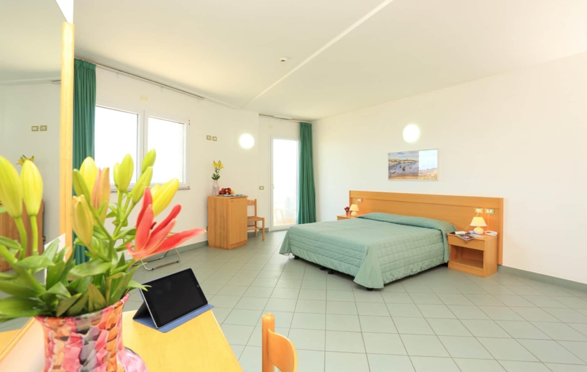 Hotel Soleado Алгеро Екстериор снимка