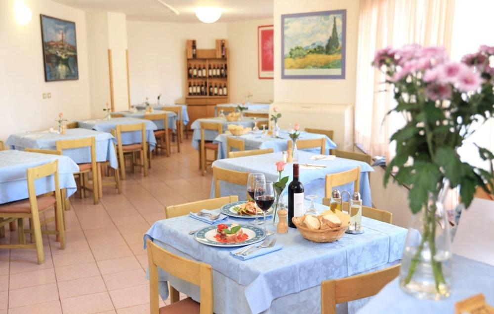 Hotel Soleado Алгеро Екстериор снимка
