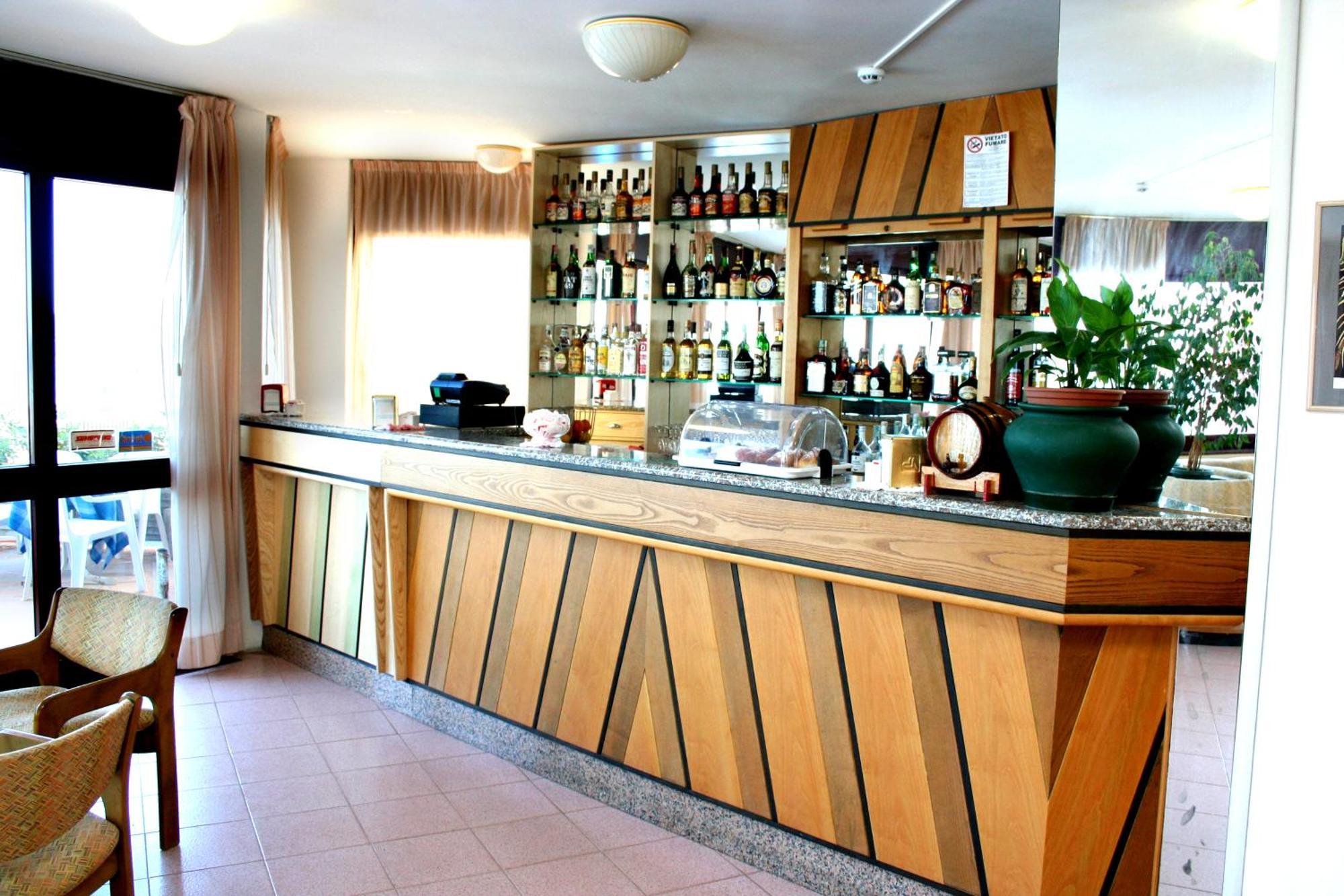 Hotel Soleado Алгеро Екстериор снимка