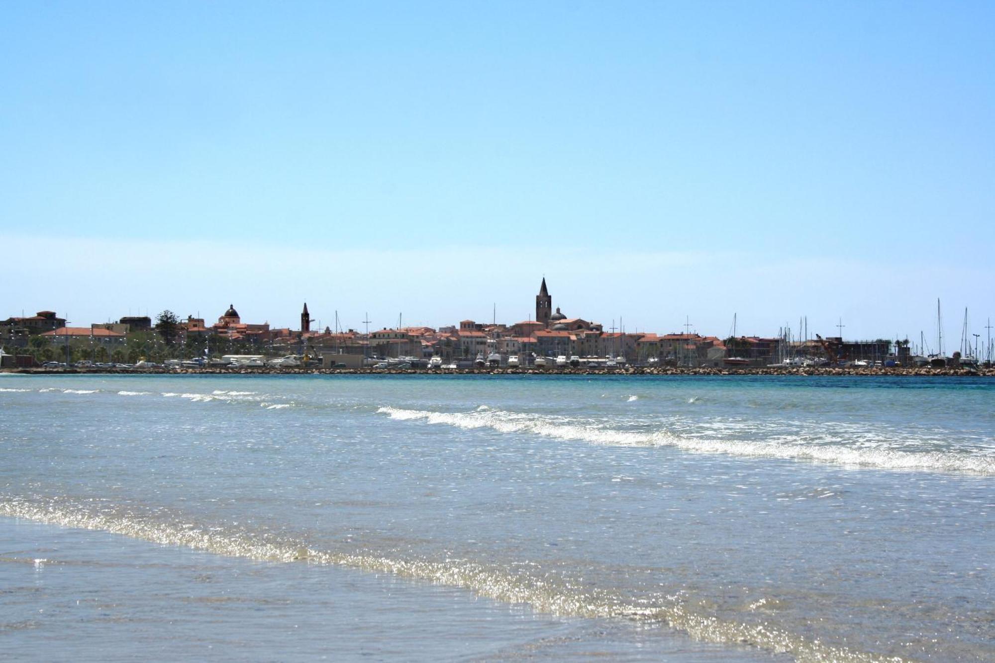 Hotel Soleado Алгеро Екстериор снимка