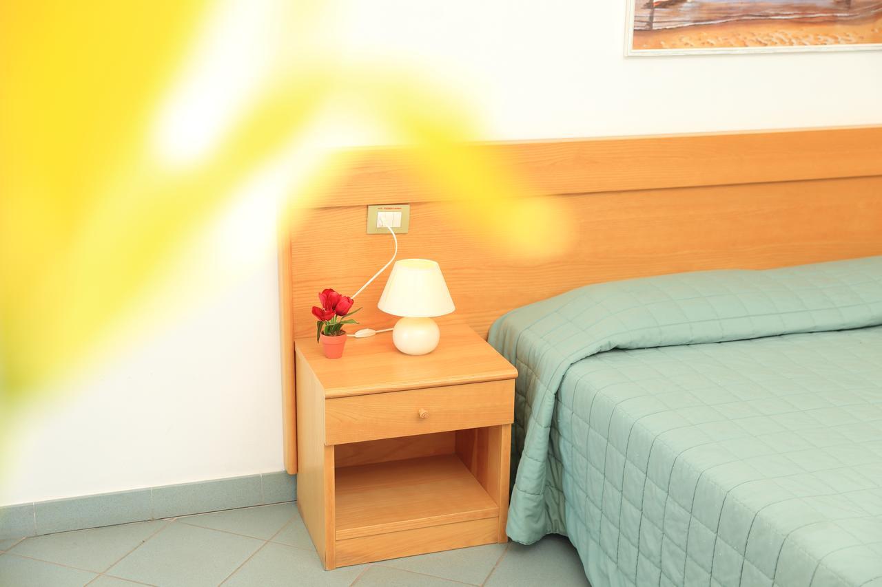 Hotel Soleado Алгеро Екстериор снимка